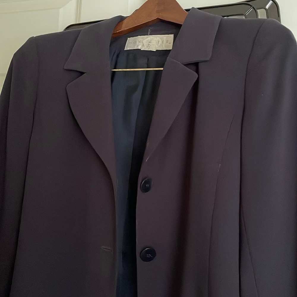 Size 4pantsuit. Navy blue